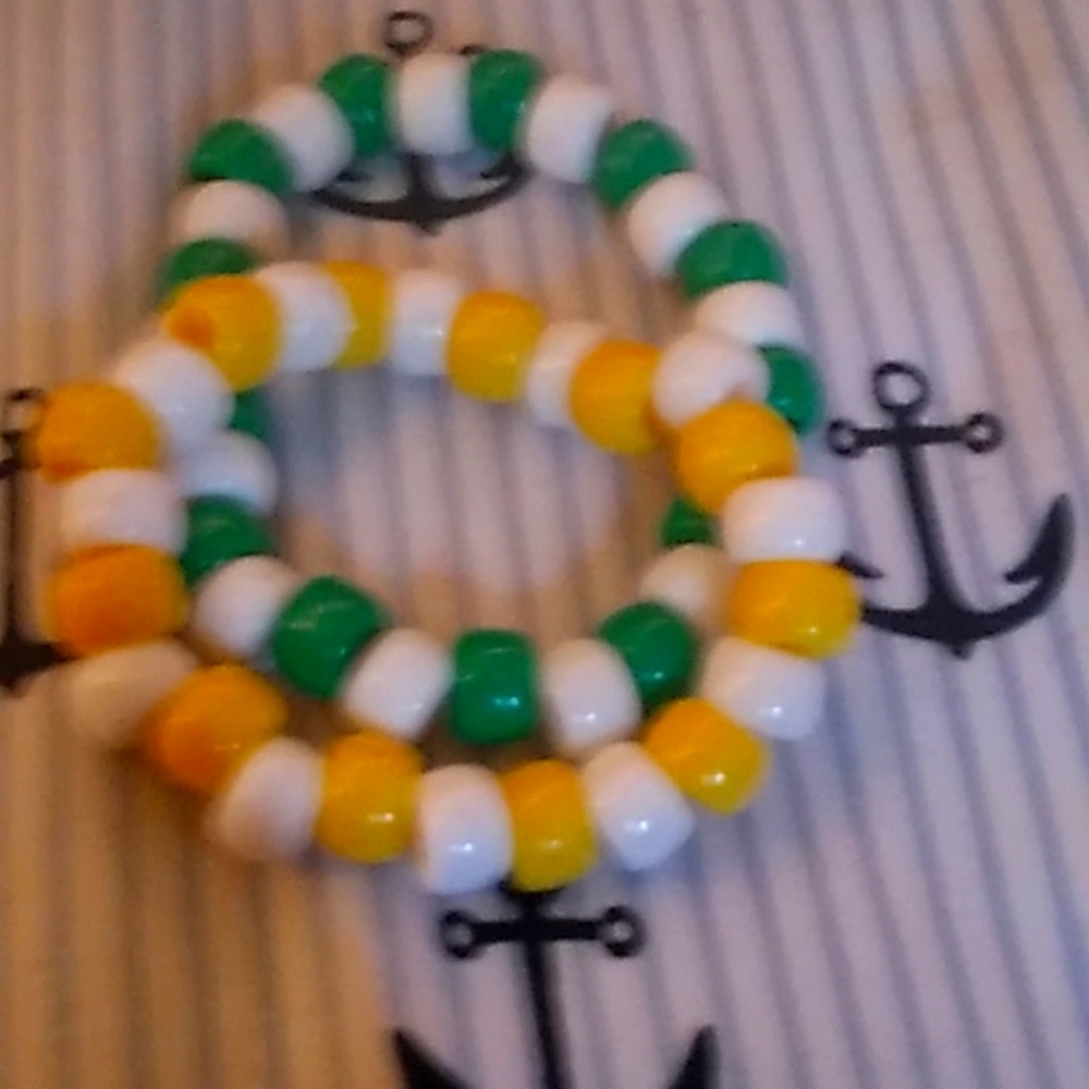 Green and white+yellow and white braclet